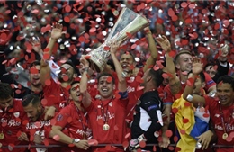 Sevilla đi vào lịch sử Europa League